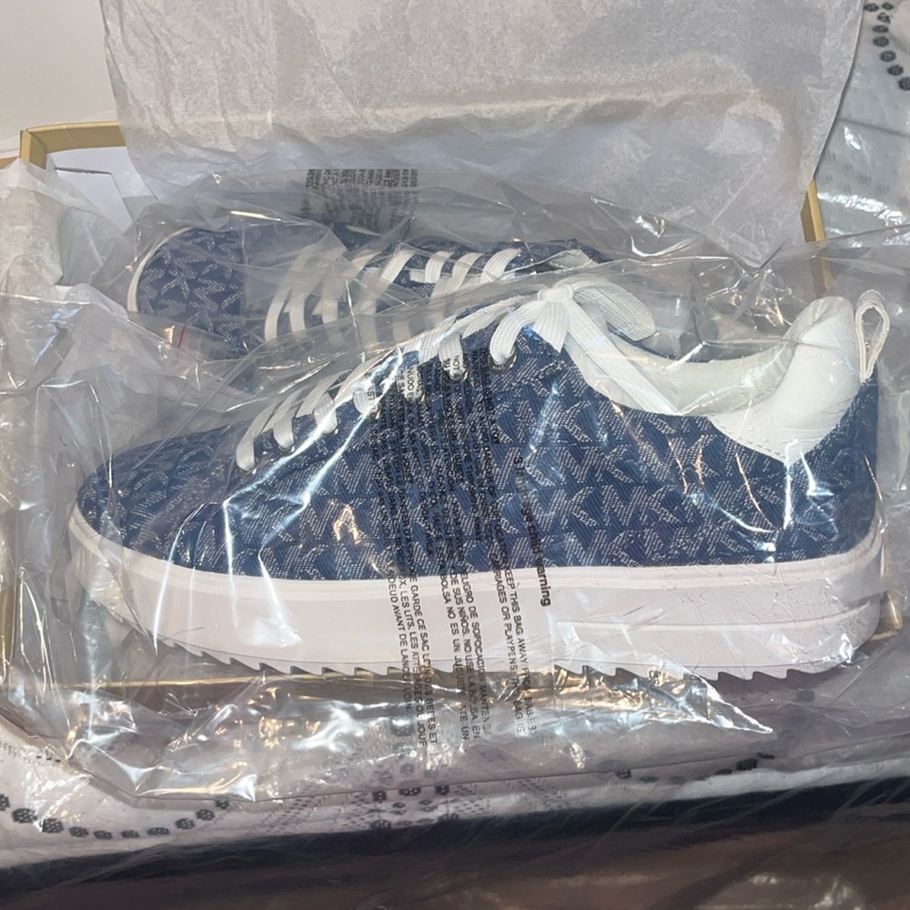 Blue Jean brand new never worn Michael Kors sneakers women size 10